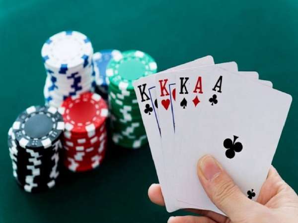 Hướng dẫn luật chơi bài poker