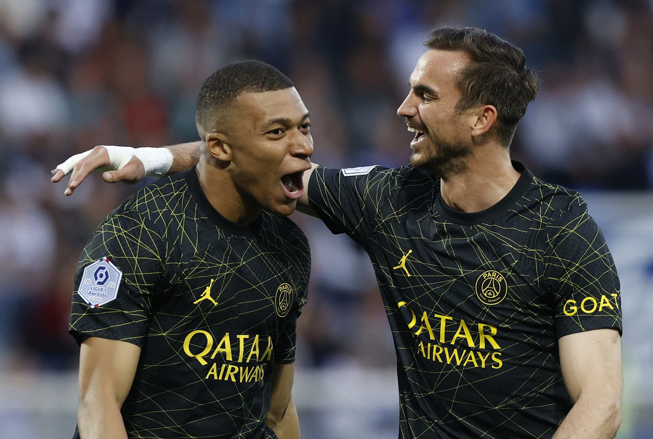 KQBD Auxerre vs PSG 1-2: Mbappe tỏa sáng cùng Messi